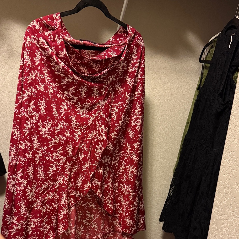 Simplee Apparel Red Floral Skirt